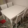Stół z czterema krzesłami do pokoju elegancki