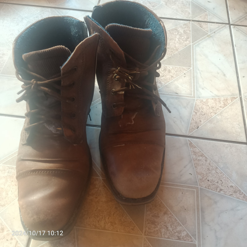 Buty brązowe zimowe używane w dobrym stanie 